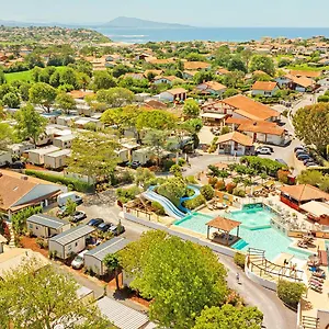 **** Camping Domaine Berrua - Maeva Selection France